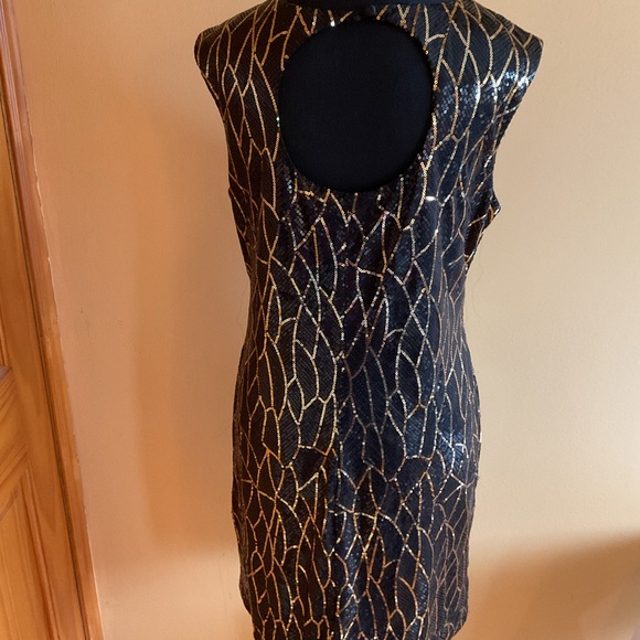 JESSICA Elegant  Black and Gold Sequin Dress Size 12 - Picture 3 of 6